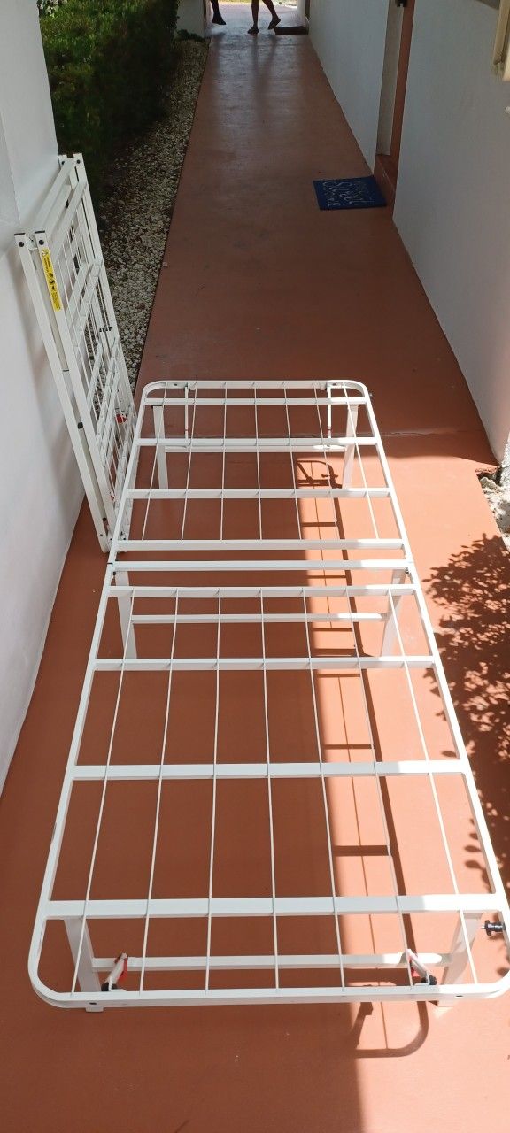 2 Twin Bed Frames
