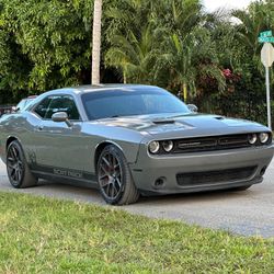 Dodge Challenger Scat Pack 6.4