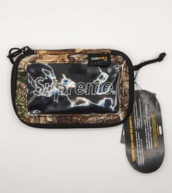 SUPREME FW 19 Cordura Small Zip Pouch Real Tree Camo for Sale in Queens NY OfferUp