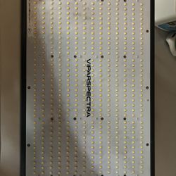 Viparspectra P2000 Dimmable LED Full Spectrum Grow Light