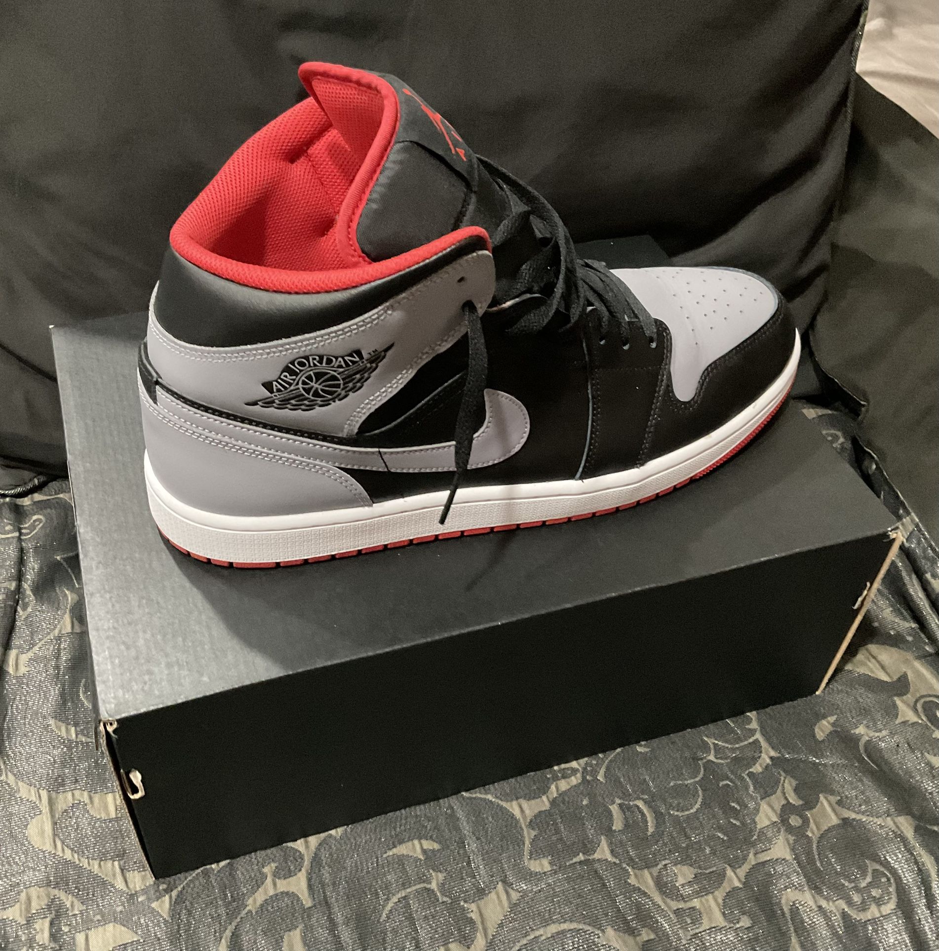 Air Jordan 1 Mid, Worn Once