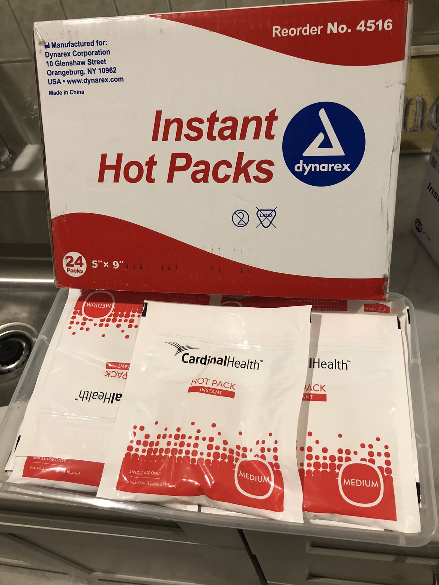 40 Instant Hot Packs, Cardinal Health (6x6.5”) & Dynarex (5x9”)