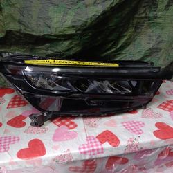 2023-24 Honda CR-V Right Headlight 