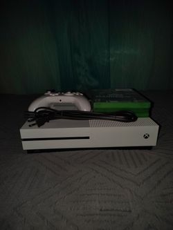 Xbox One S (Bundle)