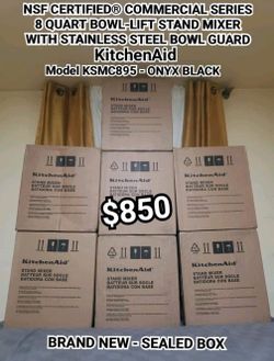 NSF CERTIFIED® COMMERCIAL SERIES 8 QUART BOWL-LIFT STAND MIXER WITH STAINLESS STEEL BOWL GUARD KitchenAid Model KSMC895 Black