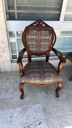3 Dining table chairs