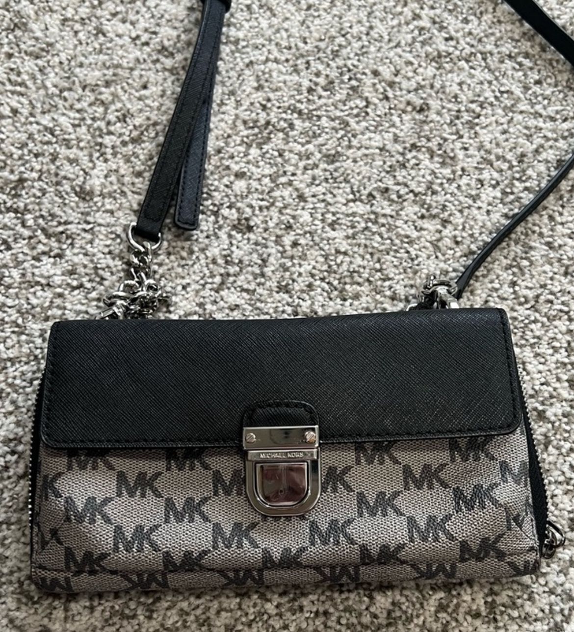 Michael Kors crossbody/shoulder bag! 🔥NWOT🔥