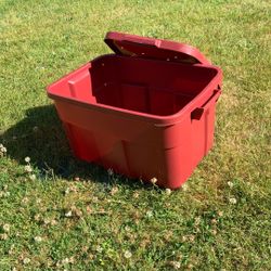 Free.  14 gal and 20 gal storage totes