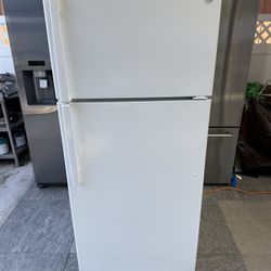 GE Refrigerator 28 X 65 Almost New One Receipt For 90 Days Warranty 