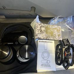 Arctis Nova Pro Wireless 