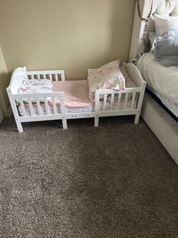 Toddler bed