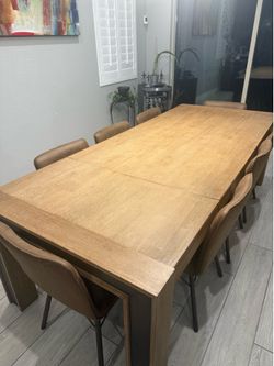 Living Spaces Bonham Dining Table