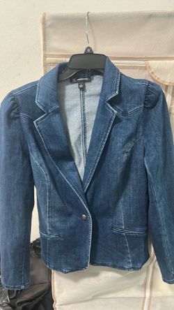 Denim jacket for woman