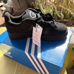 Brand New Youth Size 4 Shoes  Adidas 