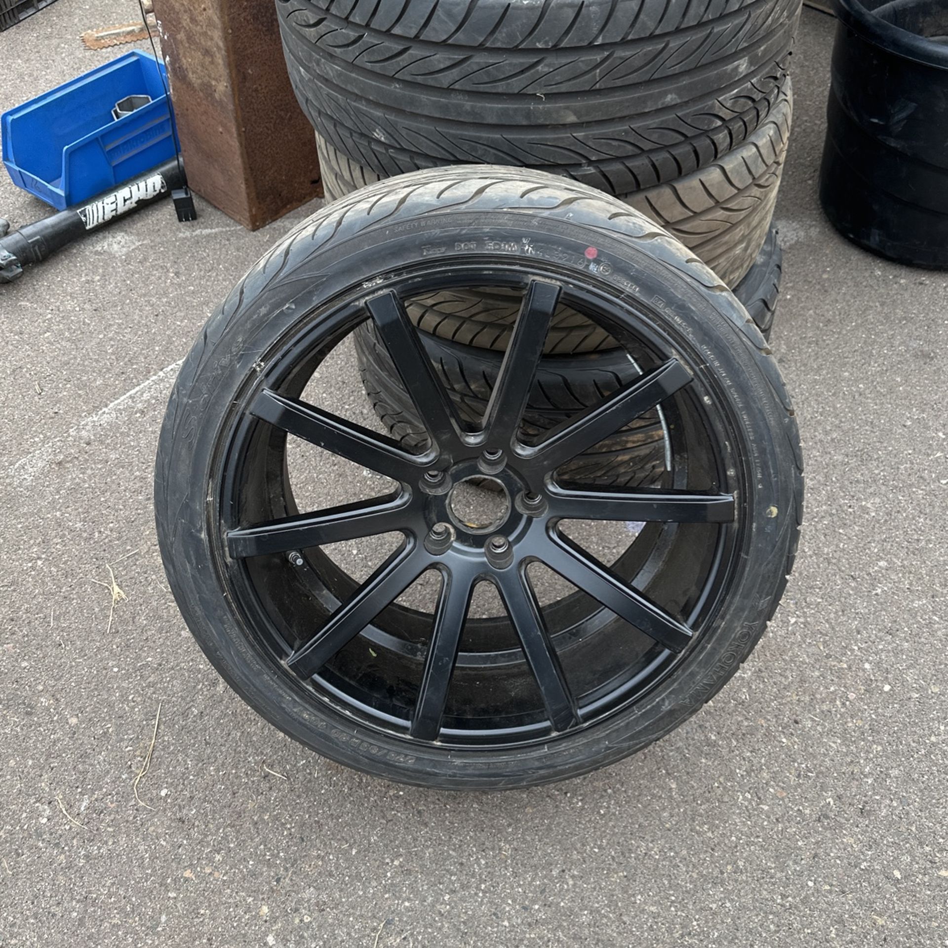 4 Tires And Rim 275/85 R20