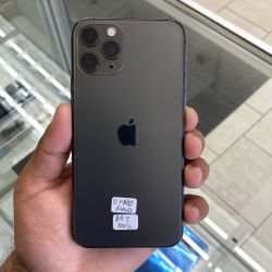 Apple iPhone XR 64 GB Factory Unlocked 
