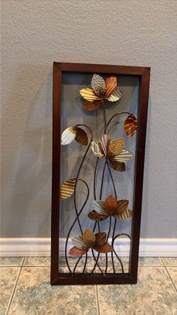 Metal frame decoration