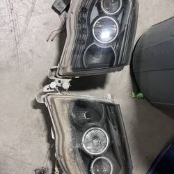 Aftermarket  Headlights For 2nd Gen Tacoma  