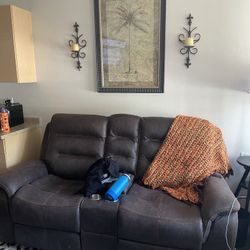 Recliner loveseat