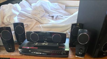 LG 5.1 home theatre 1000 watts!