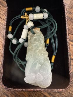 High-quality natural A Jade dragon carving pendant