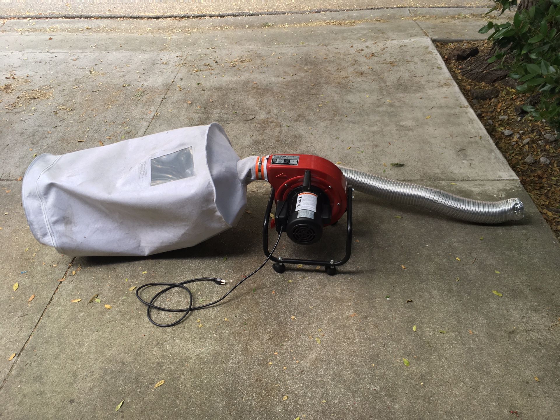 Heavy duty vacuum / dust collector - Penn State Industries DC-3XL