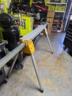 DEWALT 29.8 lbs. Compact Miter Saw Stand with 500 lbs. Capacity as is