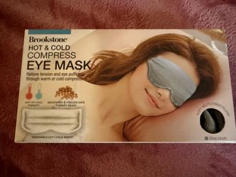 Brookstone Hot cold eyemask plush