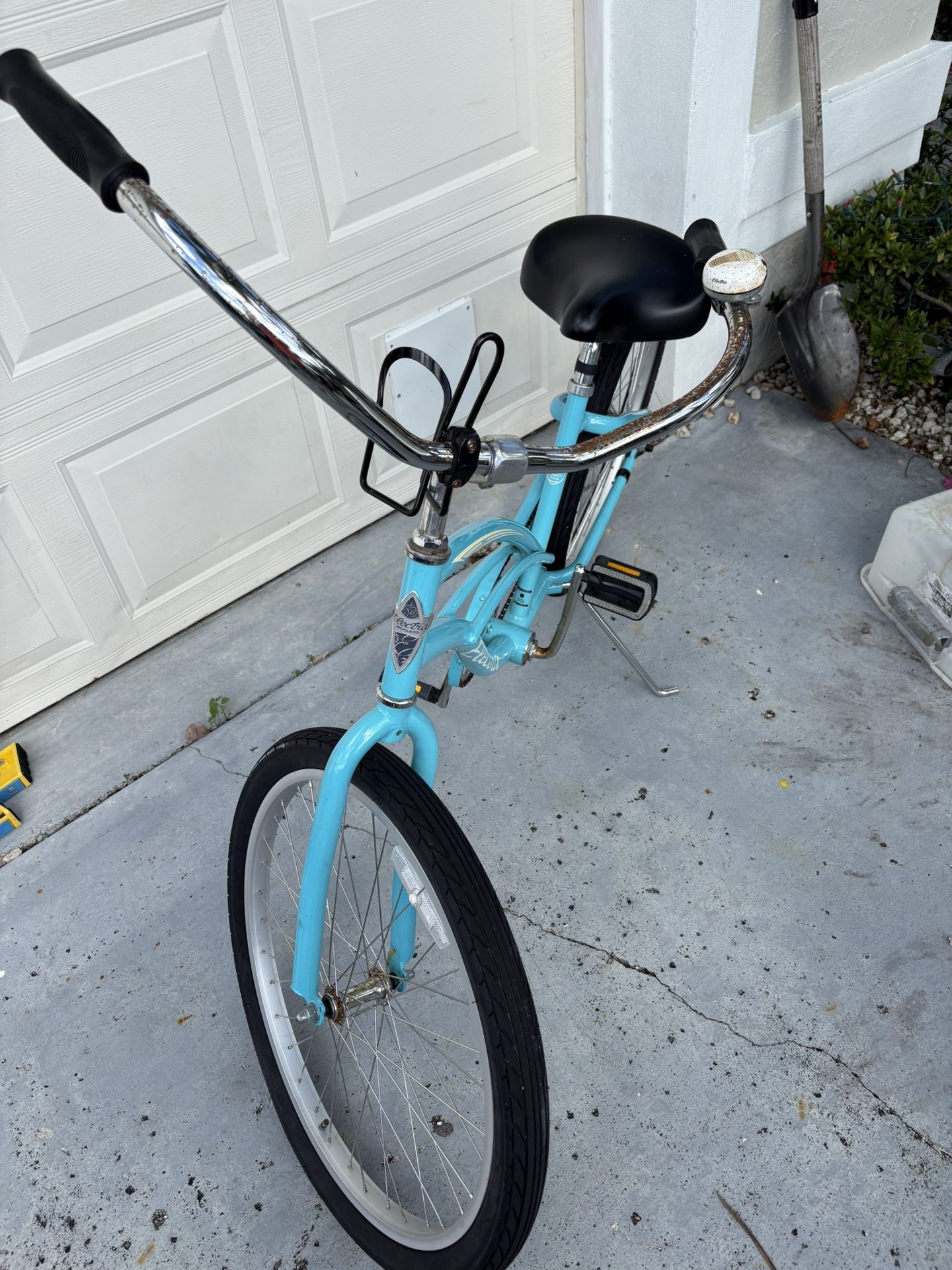 24 Trek Electra Beach Cruiser