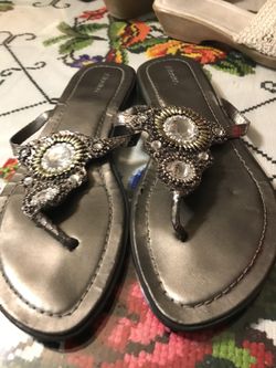 Thong sandal 9 1/2