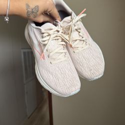 Brooks Size 7 Women 