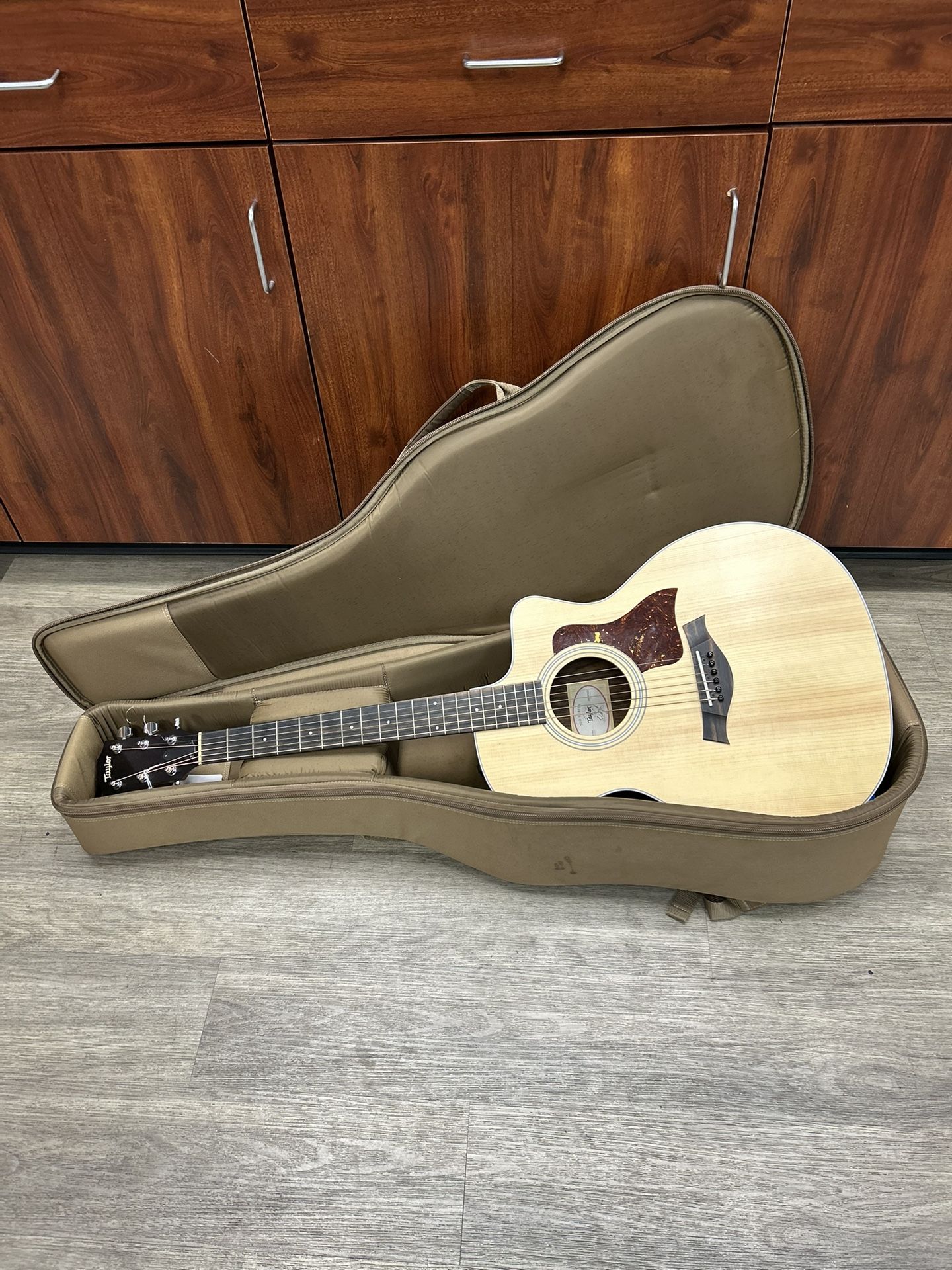 Taylor 214ce Electric Acoustic Guitar