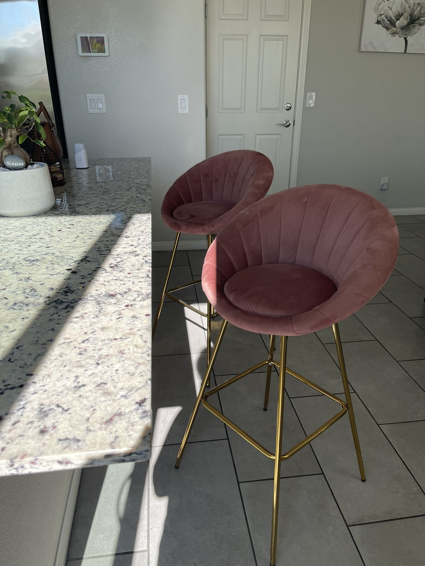2 Bar Stools 30 Inches