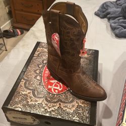 Boots Size 8
