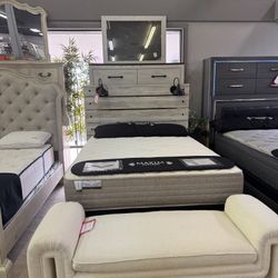 Whitewash Queen Panel Bed w/ 2 FB Storage Drawers, Dresser and Mirror / 3-piece