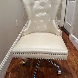 Ivory, Tufted Desk Chair