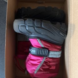 sorel girl snow boot size 9