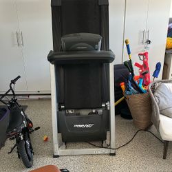 Free Working Treadmill 