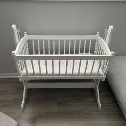 Rocking Bassinet/Crib
