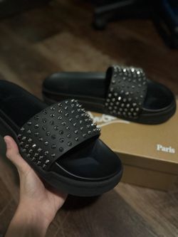 red bottem slides size EUR 44