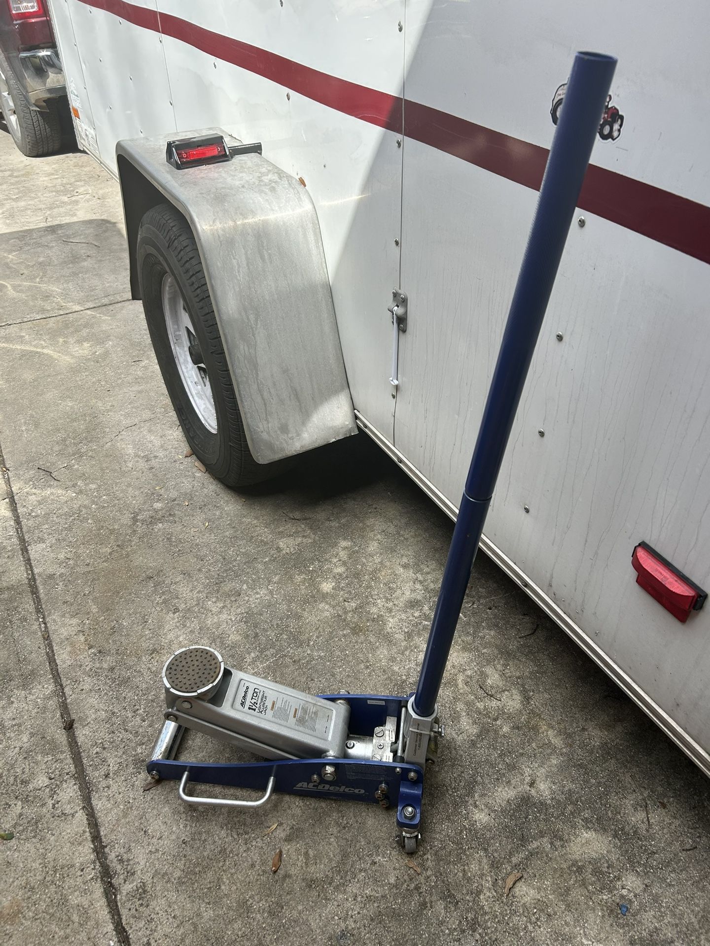 a/c delco jack 1.5 Ton jack