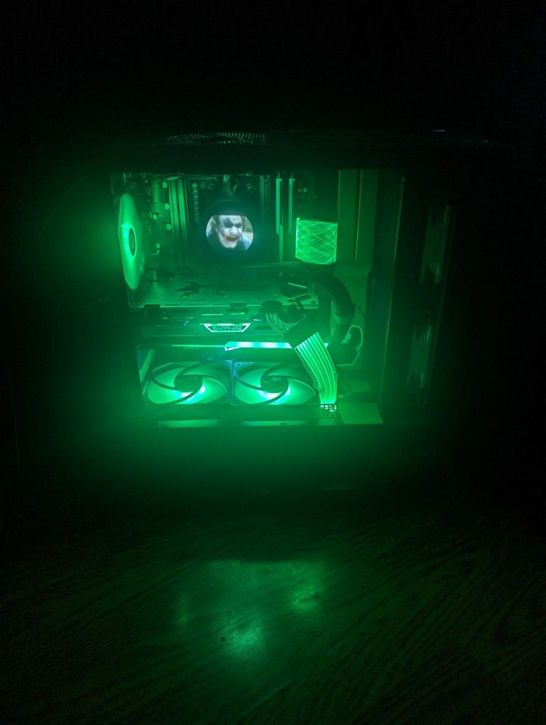 GENUINE CUSTOM BUILT DARK KNIGHT JOKER THEMED GAMING PC