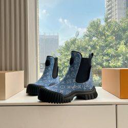 New LV women's shoes – available in many colors and a full range of sizes.