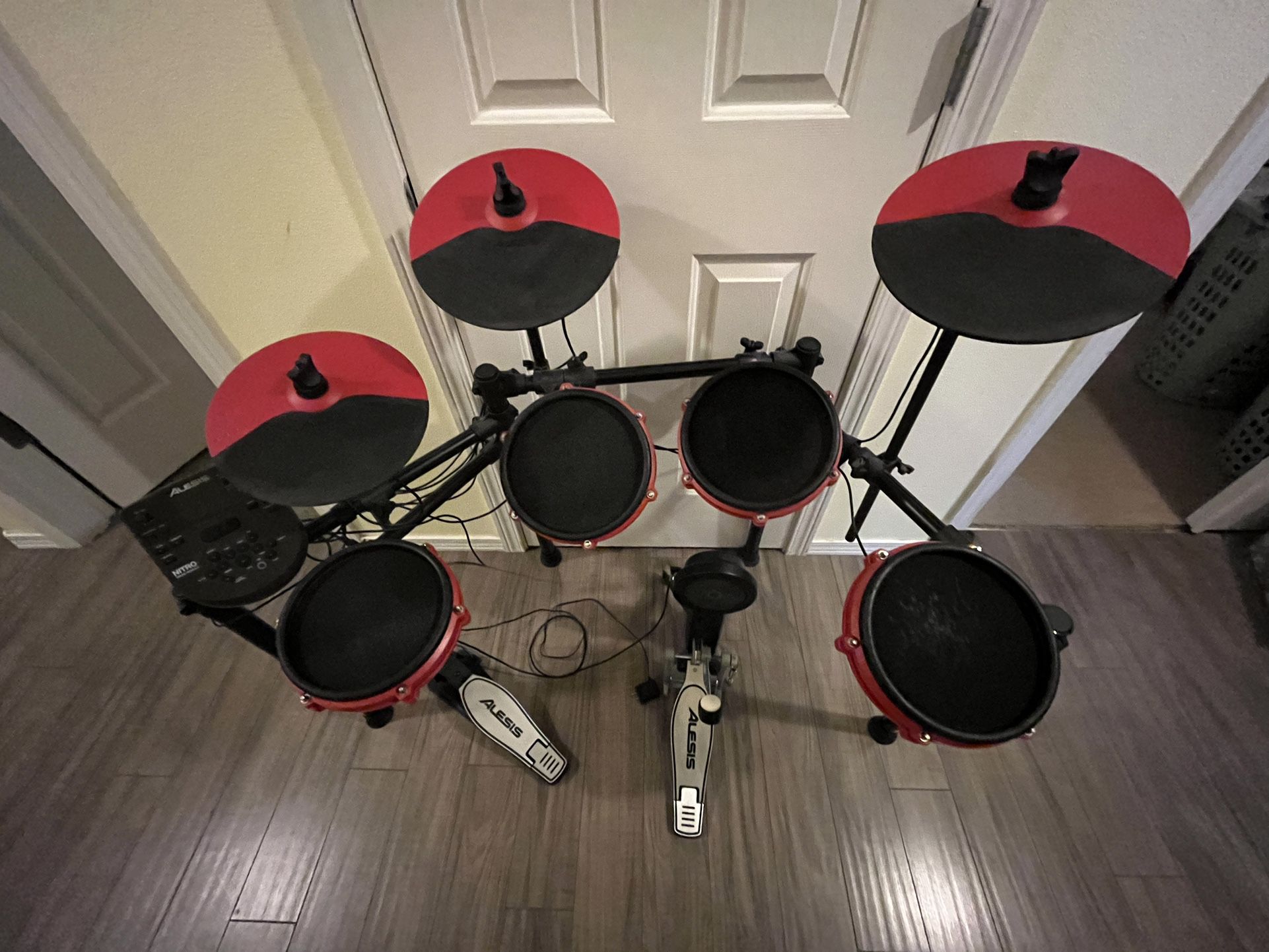 Alesis Nitro Mesh Kit 8-piece Electronic Drum Set