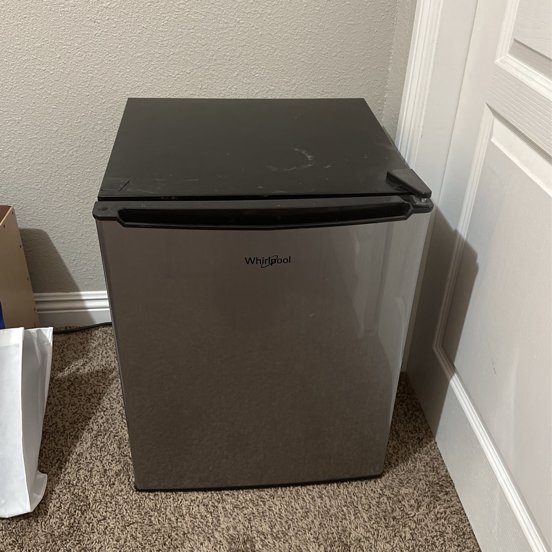 Mini fridge