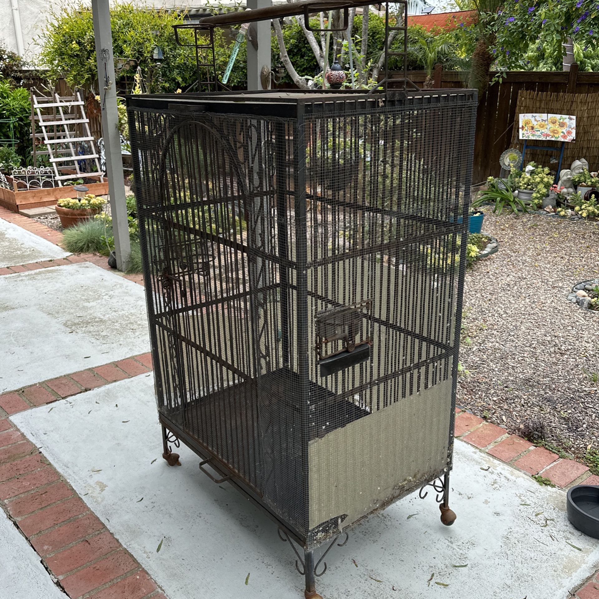 Large Bird Cage Free