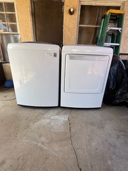 LG WASHER AND DRYER ELECTRIC SET