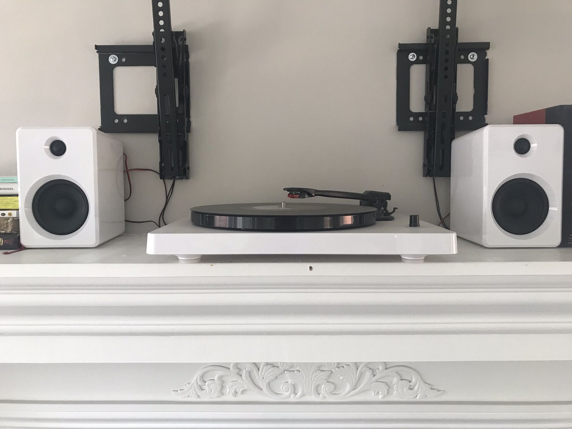 EP-33 Bluetooth Turntable with Speakers - White
