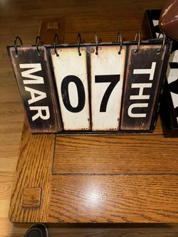 Shabby Chic Metal Calendar 