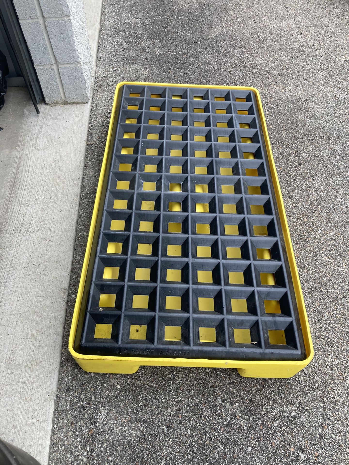 2 Spill Containment Platforms